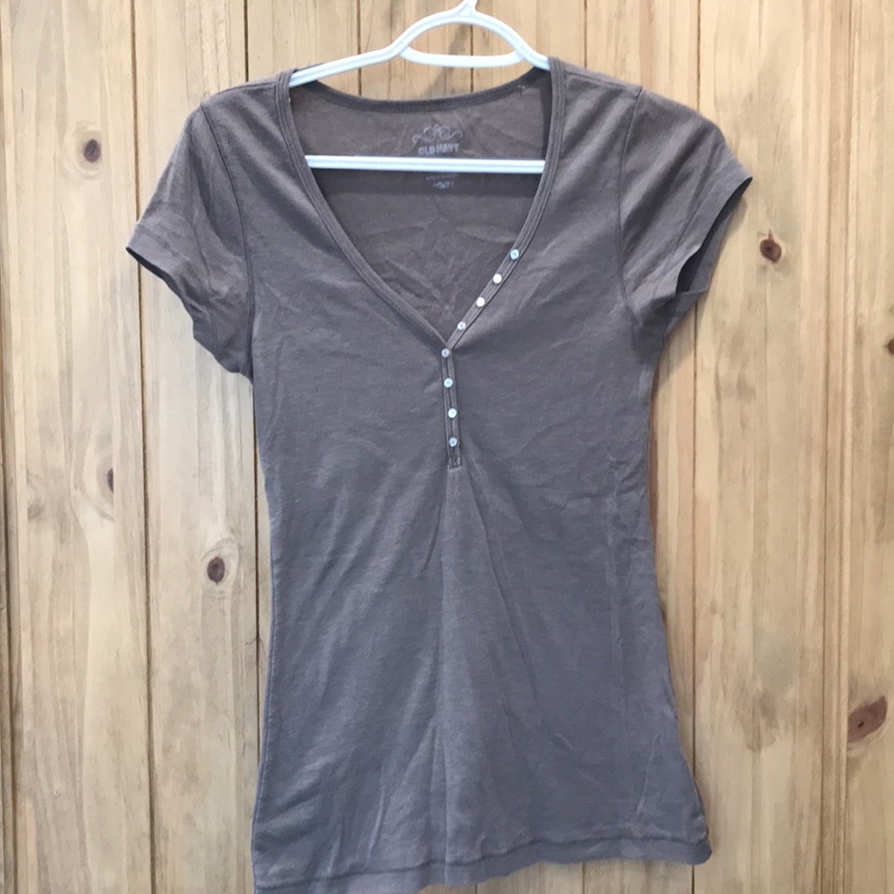 Simple v neck t shirt